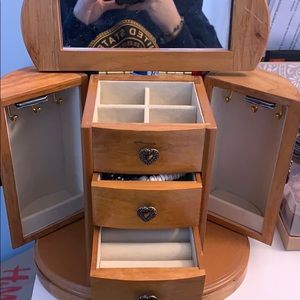 Jewelry box